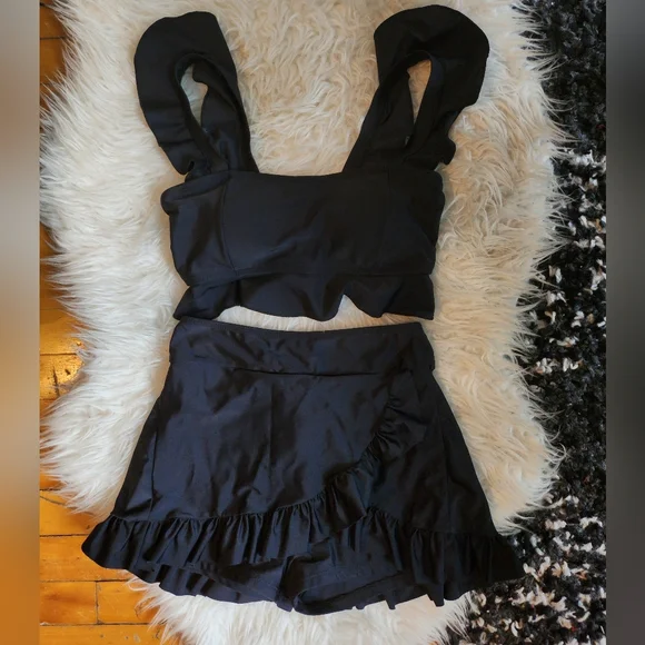 Black Ruffle Two-Piece Swim Set - Picture 6 of 8
